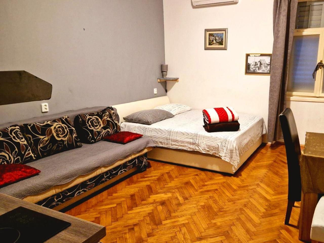 Central Jardin Guest House Split Exterior foto