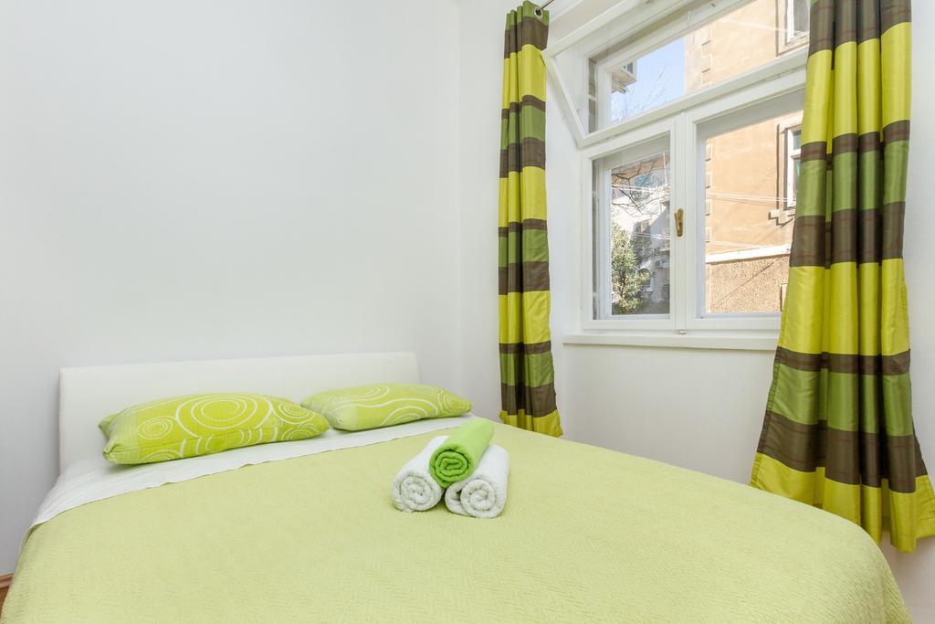 Central Jardin Guest House Split Habitación foto