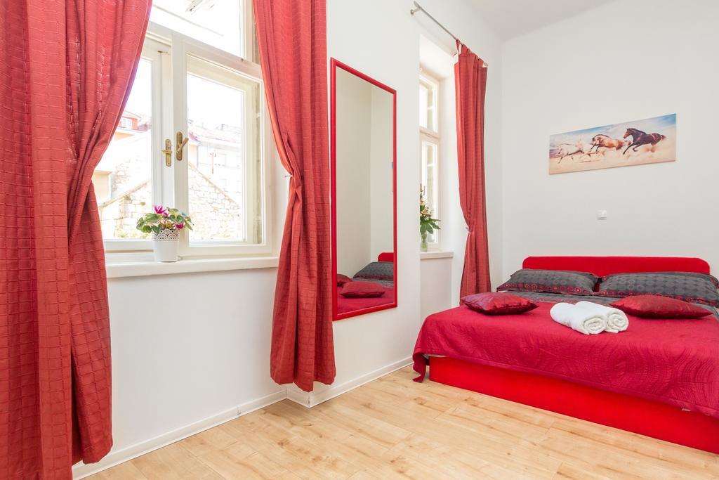 Central Jardin Guest House Split Habitación foto